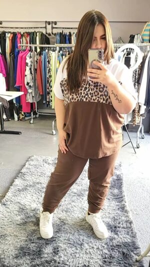 tuta leopard marrone