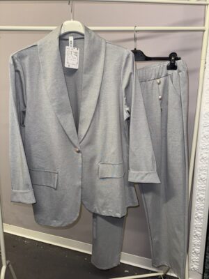 tailleur botton grigio